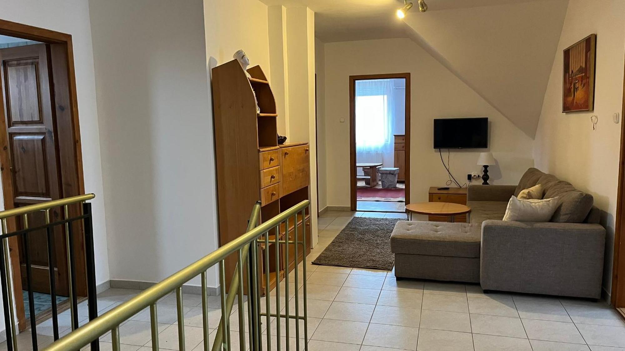 Boezsi Apartman Sárvár 外观 照片