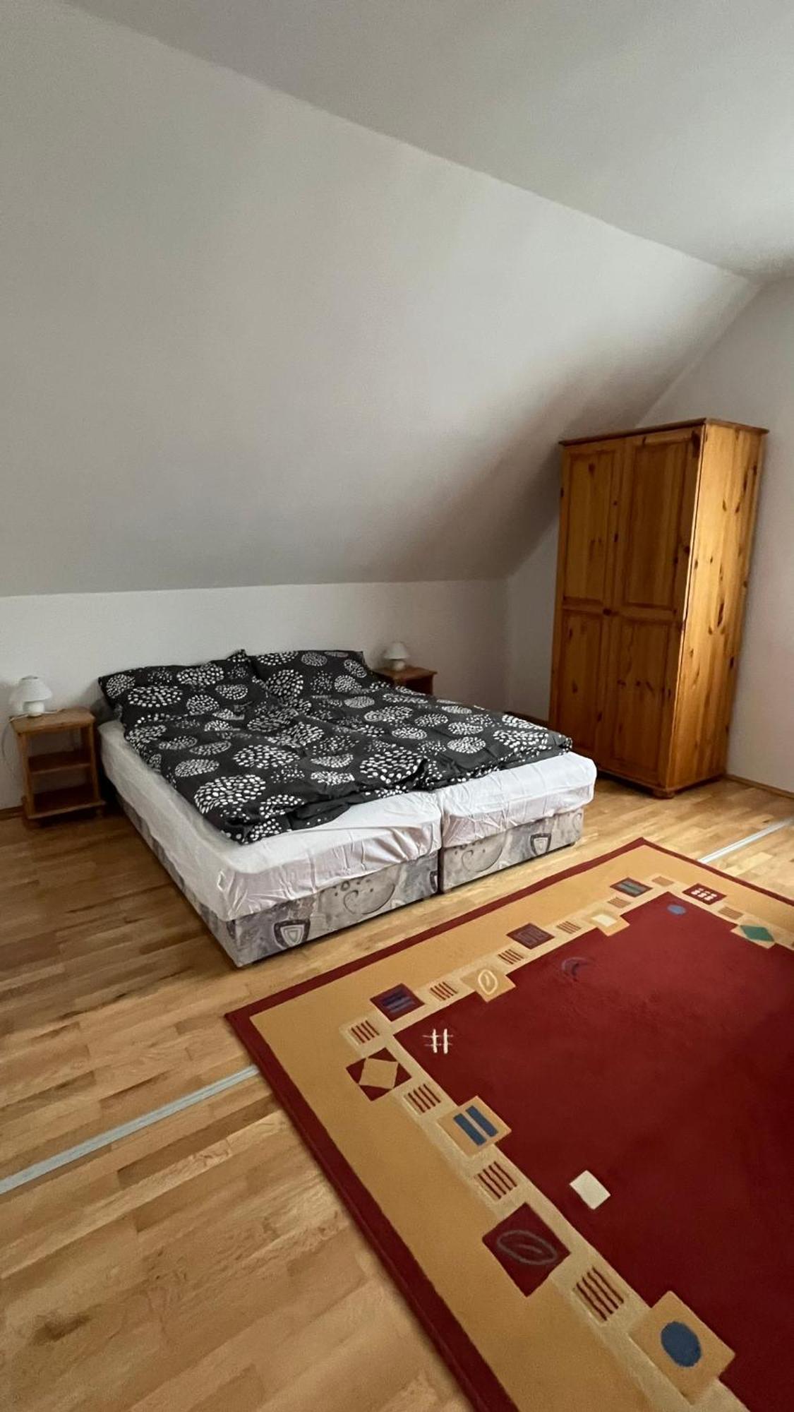 Boezsi Apartman Sárvár 外观 照片