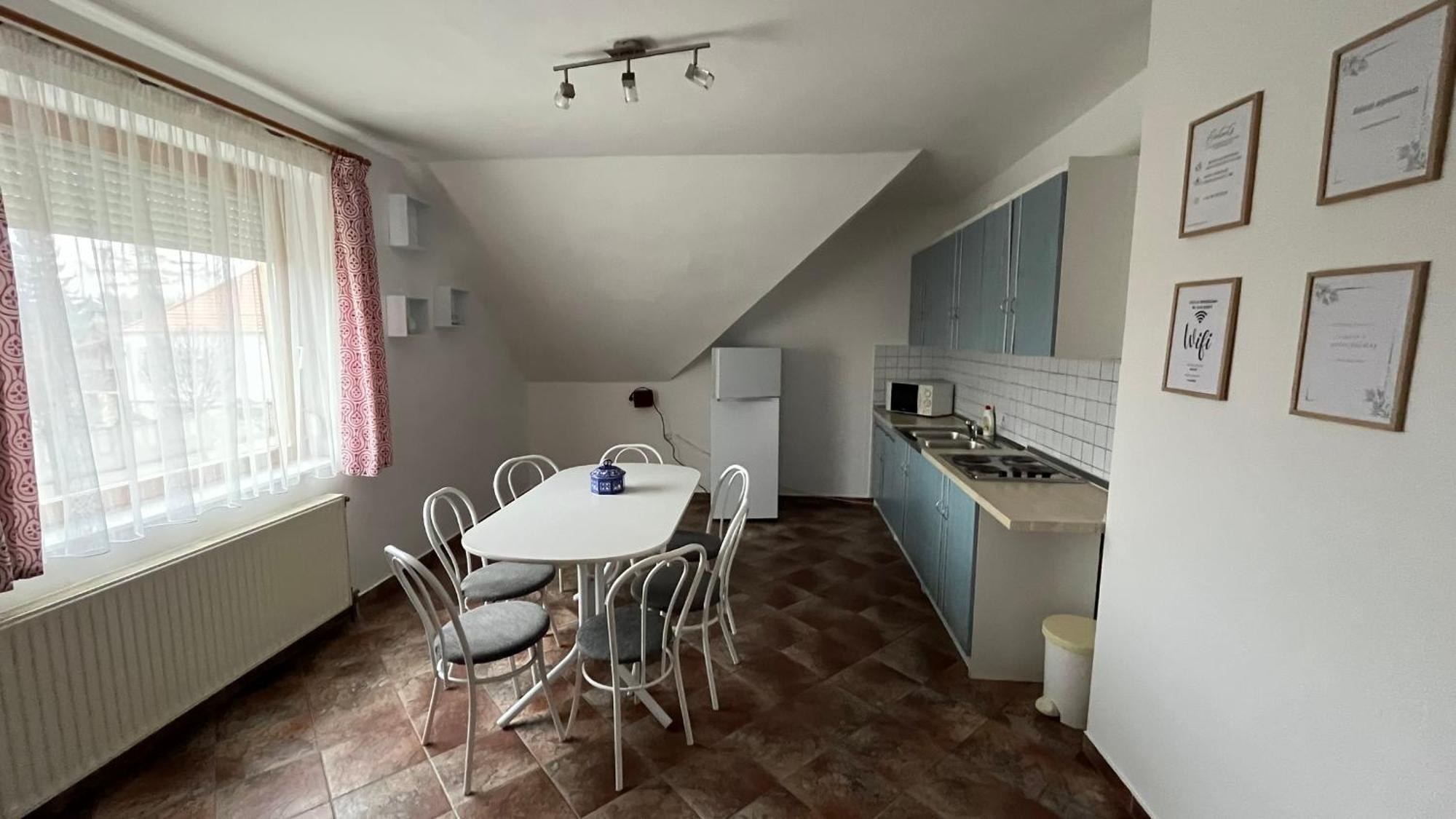 Boezsi Apartman Sárvár 外观 照片
