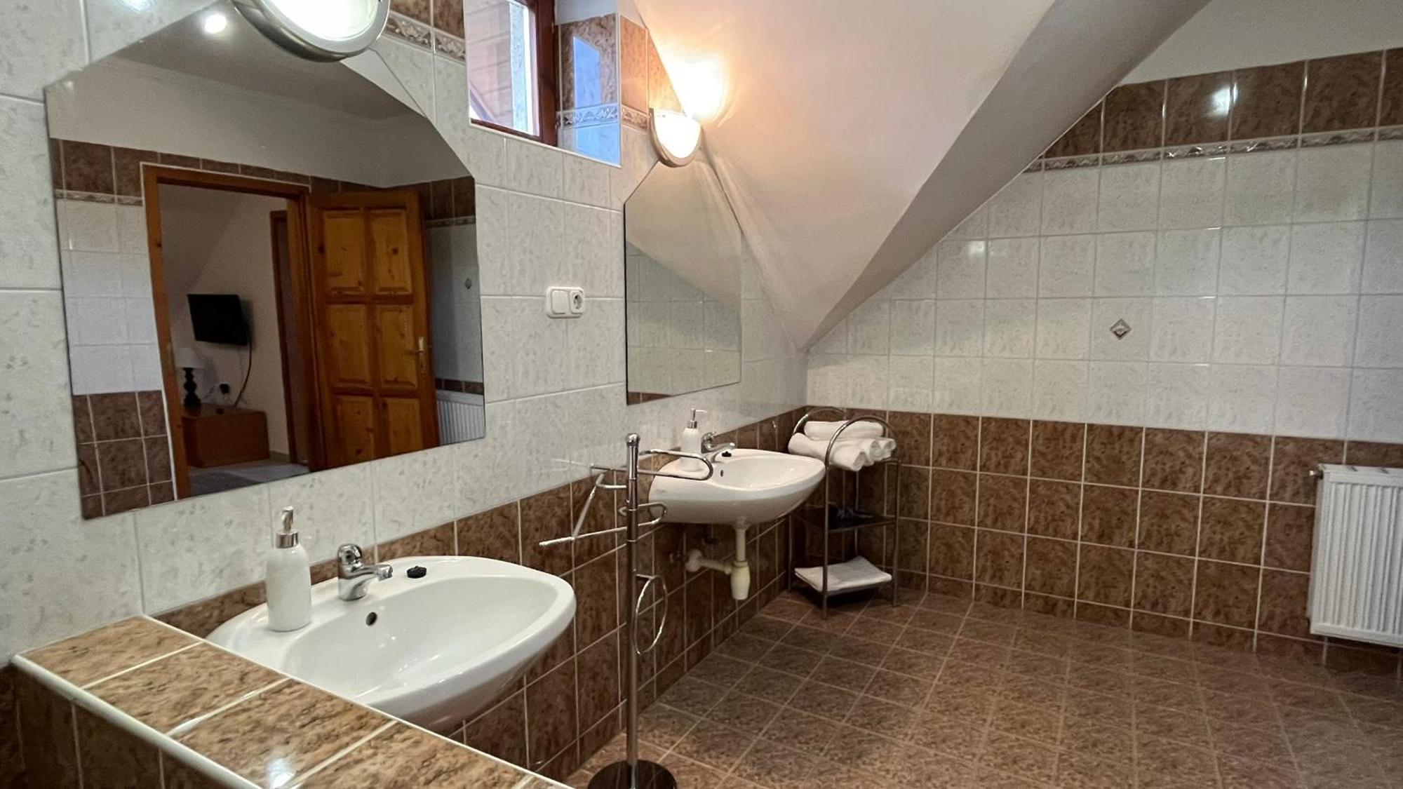 Boezsi Apartman Sárvár 外观 照片