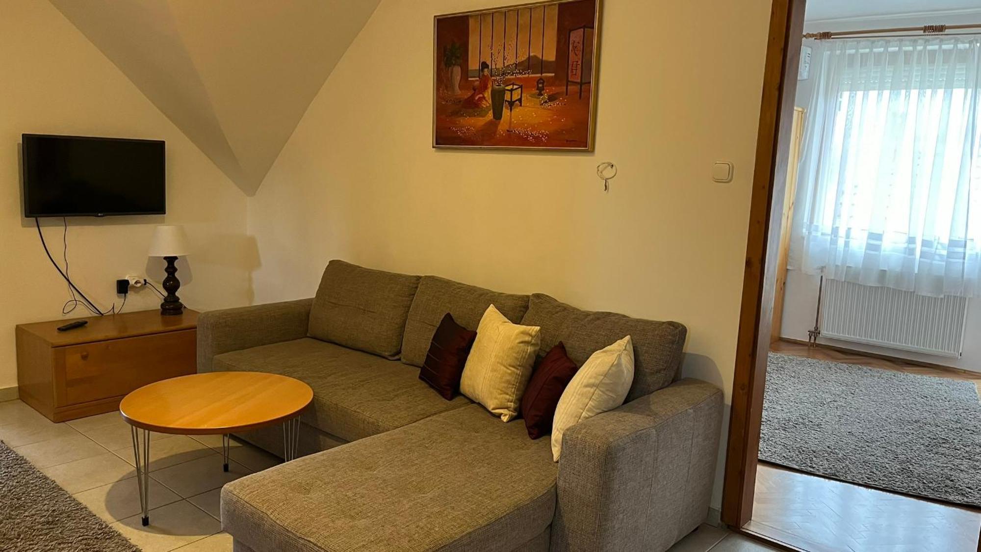 Boezsi Apartman Sárvár 外观 照片